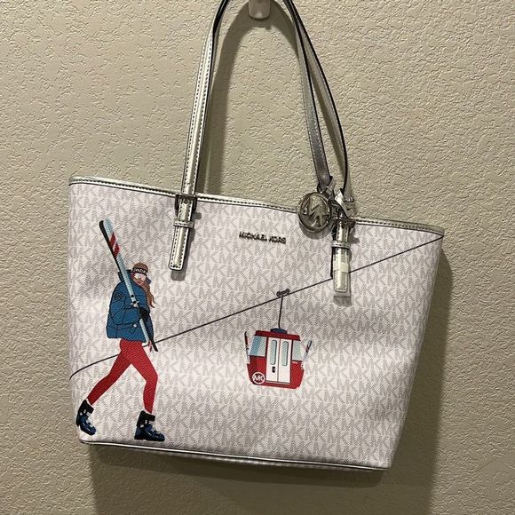 Michael kors jet set girls bright white medium carryall tote
